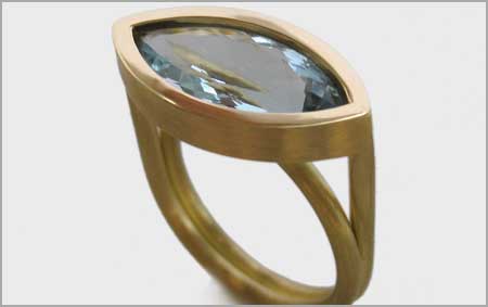 'Media' Goldring mit Aquamarin